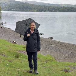 Wray Castle; walking along the edge of Lake Windermere
