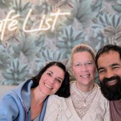 Cafe List with Manja & Ilca