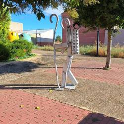 Reminded me of Simon Templar, unfortunately I'm old enough to remember.