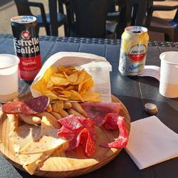 Everything on the table, for 6 euros, this is my sort of place.