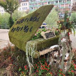 Klavier mit Pianistin mol andersch...