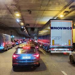 Im Elbtunnel brauchst du aktuell viel Geduld
