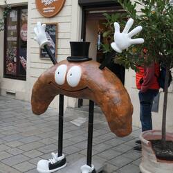 mit vielen kleinen handwerklichen Konditoreien