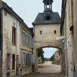 Cravant gate