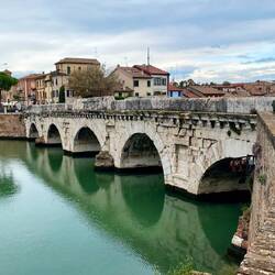 Römische Brücke - nicht so alt wir die Römerbrücke in Trier - dafür besser erhalten 😢
