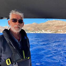 Der Skipper mit Sturmfrisur