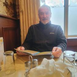 We had a nice dinner at a Chinese restaurant based on a recommendation from locals. Pretty place