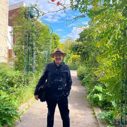 Walking the Coulée Verte