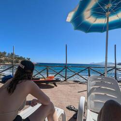 Aus der Schweiz. Sehr nett, sehr gesprächig