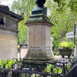 Balzac's grave was also well kept