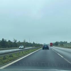 Wie so oft empfängt uns das Nachbarland mit Nebel