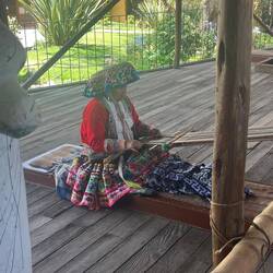 So wird mit der Wolle gewebt