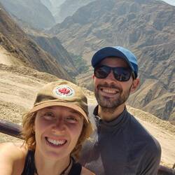 Da hinten geht's wieder runter bis ins Tal rein