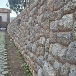 Typische Bauweise der Inkas, immer leicht nach innen gelehnt