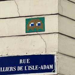 Another invader/space invader piece