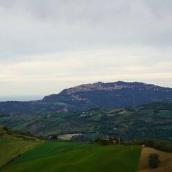 Blick von San Leo nach San Marino