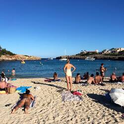 Since we are anchored in the bay, we go for a swim in the next cove... lots of tourists!!