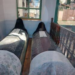 Die Sarkophage der Männer