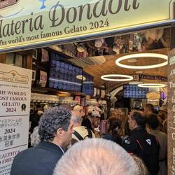 Weltberühmter Eisladen Dondoli