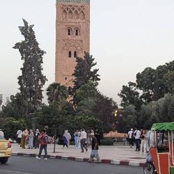 Abends in der Stadt - die Moschee