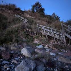 Hm...an interesting stairway...my way!?!?