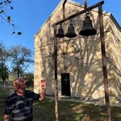 Church built on site of palace of last Georgian king (palace destroyed by Russians)