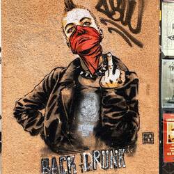 Graffiti in Rue Bourgeois