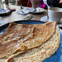 Crepes with lemon and sugar