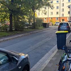 So viele Parkplätze bei Cora vor der Tür