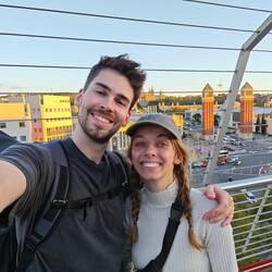 Wir beide auf dem Dach der Arena