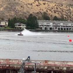 Für 300$ hätte man mal ne Runde drehen können.