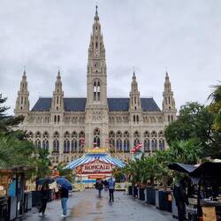 Wiener Rathaus & Circus Roncali