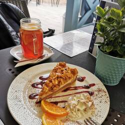 Großmutters Tee und Snickers - Torte