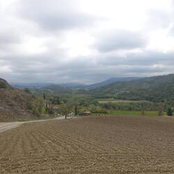 Hier sind die Berge noch niedrig