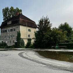 Lost Place in guter Lage