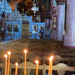 Kirche der Verkündigung der Heiligen Jungfrau: Eine Kerze für die Familie und eine weltweiten Friede