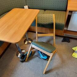 Das ging nicht gut aus für den Stuhl