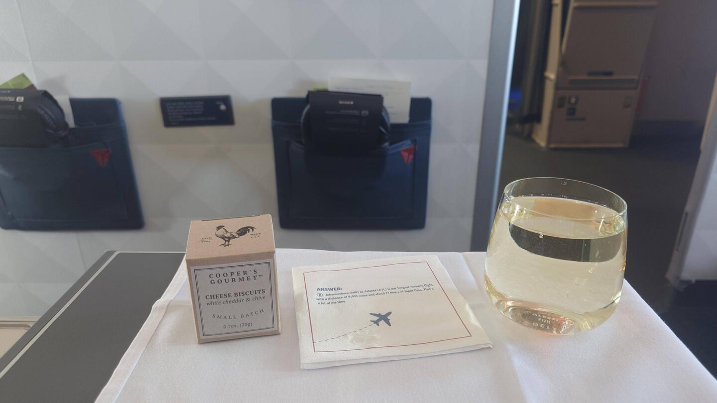 Los geht's in der Premium Economy Class bei Delta Airlines