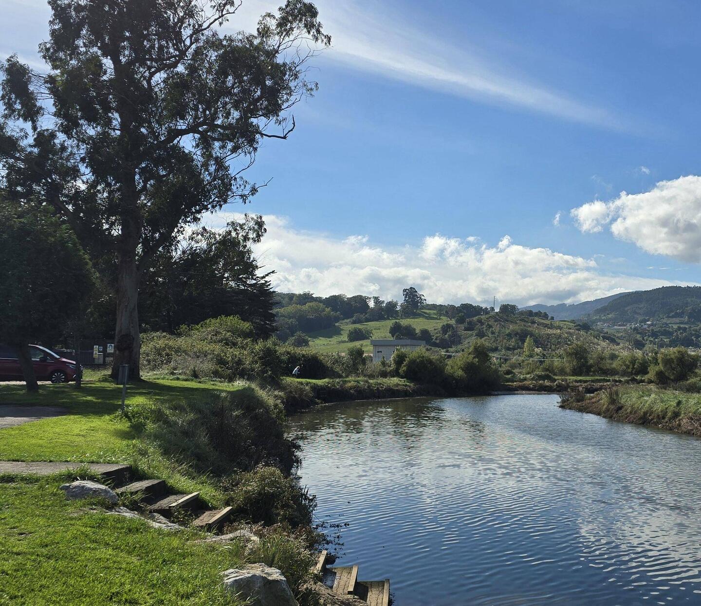 Parkup was alongside the rio de Villaviciosa and is still a tidal estuary at this point