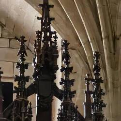 Verzierungen der Orgel