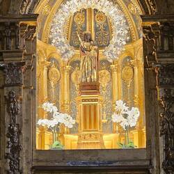 Mit schwarzer Madonna