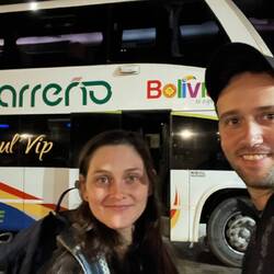 Nach Stunden des Wartens ist unser Bus endlich da!