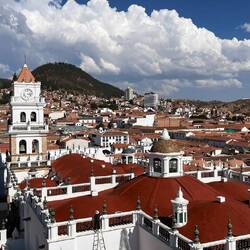 Der koloniale Baustil fällt direkt ins Auge