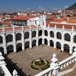 Eine der vielen Prachtbauten