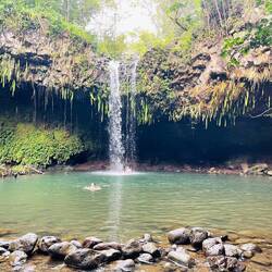 Das erste Bad unter einem Wasserfall von unzähligen 💦