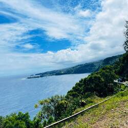 Der Weg ist voller herrlicher Aussichten, Jungle, Meer und Wasserfällen - Straße durchs Paradies 💚