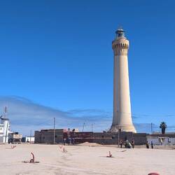 Duer hübsche Akte und der hässliche neue Leuchtturm von Casablanca