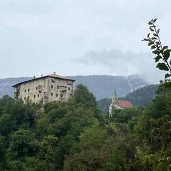 Schloss Katzenzungen, 13. Jh., heute für Hochzeiten und luxuriöse Events