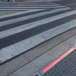 Ampeln auch im Boden - vielleicht von Vorteil wenn man während des Laufens aufs Handy guckt 🤔