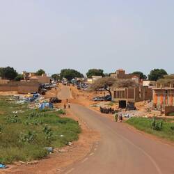 Kurz hinter Lompoul wird die Straße schlecht